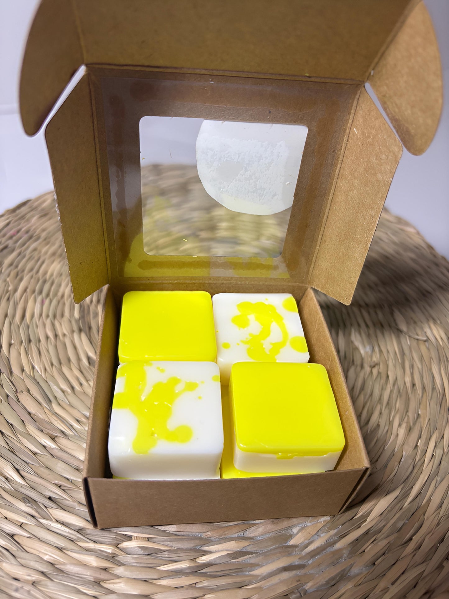 Bombones aromáticos  mousse de limón. (8 unidades)